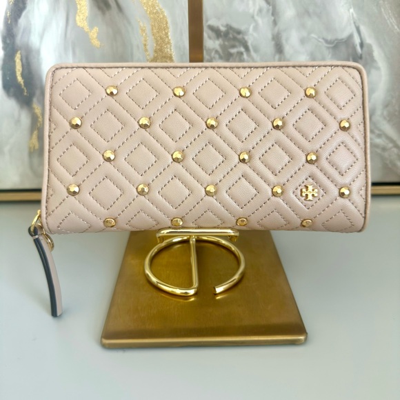 NWT Tory Burch Quilted Fleming Stud Continental Wallet in Goan Sand - Picture 2 of 11